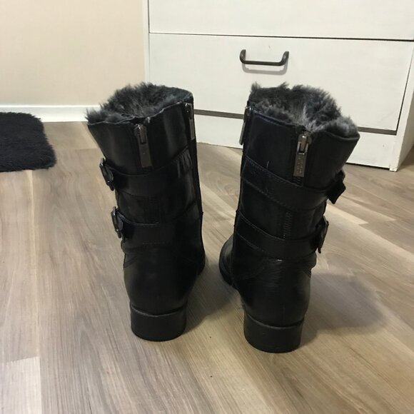 Kenneth Cole Reaction Ladies Black Boots Size 6M - Picture 3 of 6